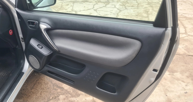 Toyota RAV4 cena 26900 przebieg: 219000, rok produkcji 2004 z Kłecko małe 191